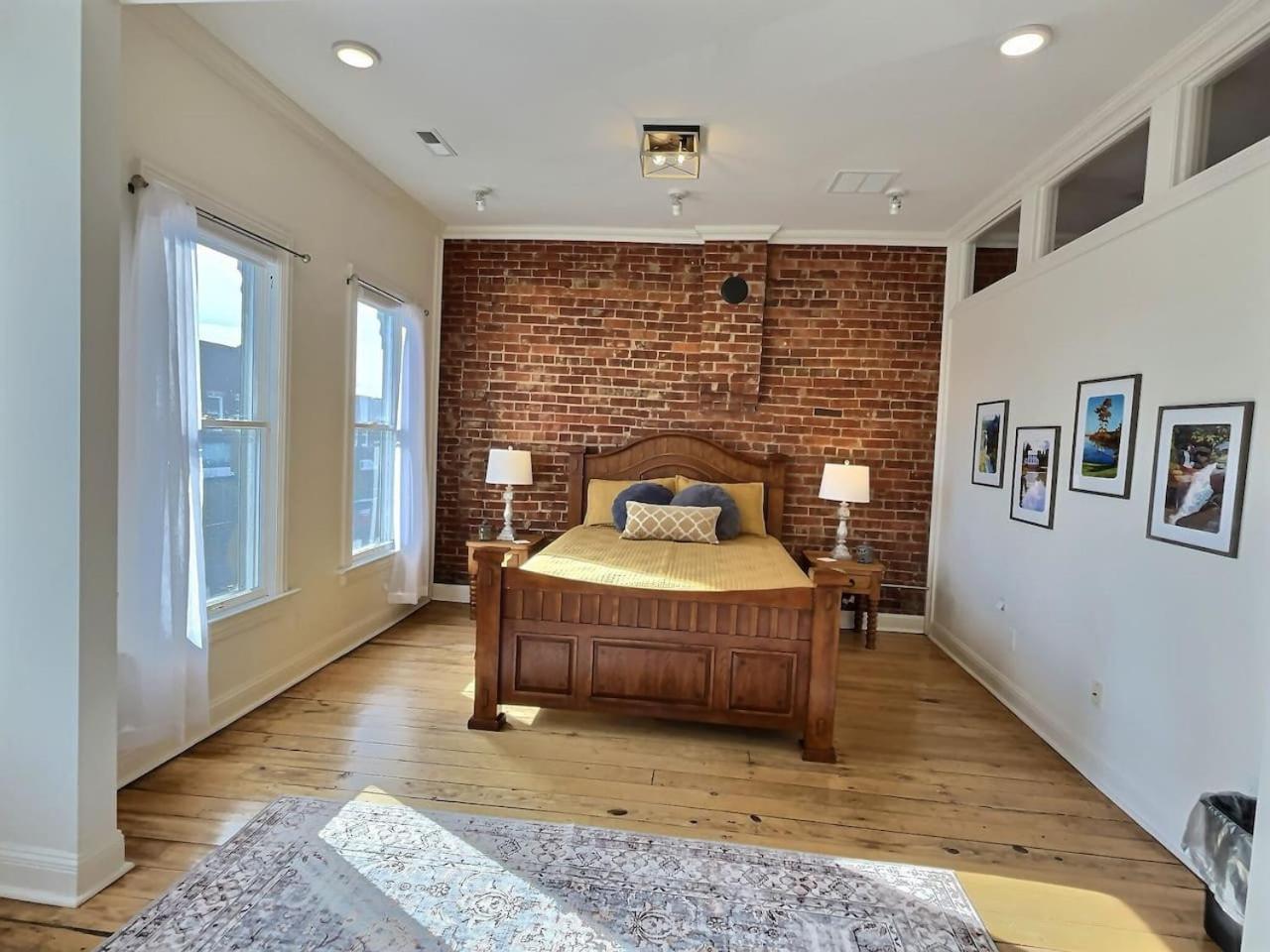 R And R Guest House Moberly 외부 사진